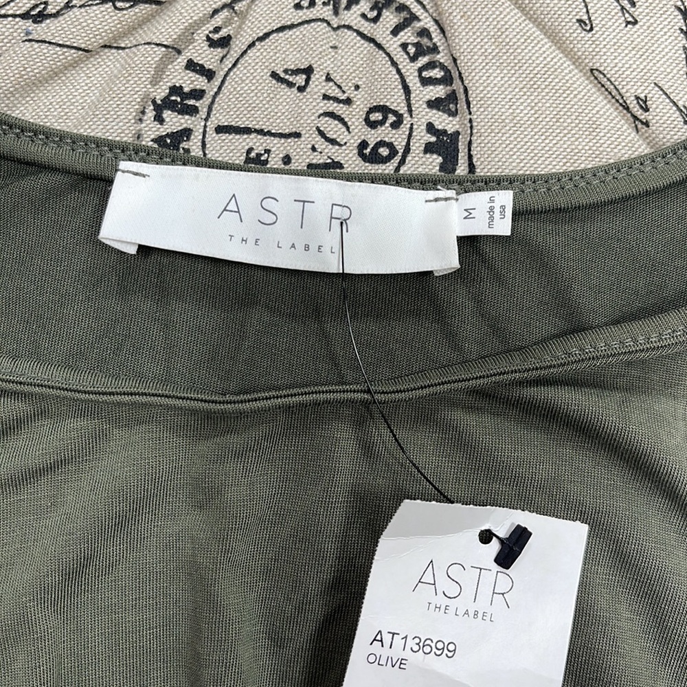 🎁 Astr The Label Tie Waist Crop Tank - Picture 5 of 9